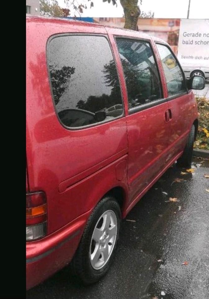 Nissan Serena TÜV bis 01.2025 in Frankfurt am Main