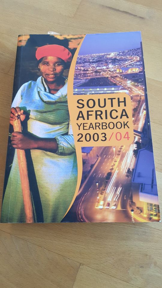 Englisches Sachbuch: South Africa Yearbook 2003/04 in Pfaffenhofen a.d. Ilm