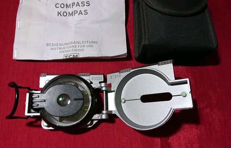 TCM Kompass mit Gürtel-Tasche in Dortmund