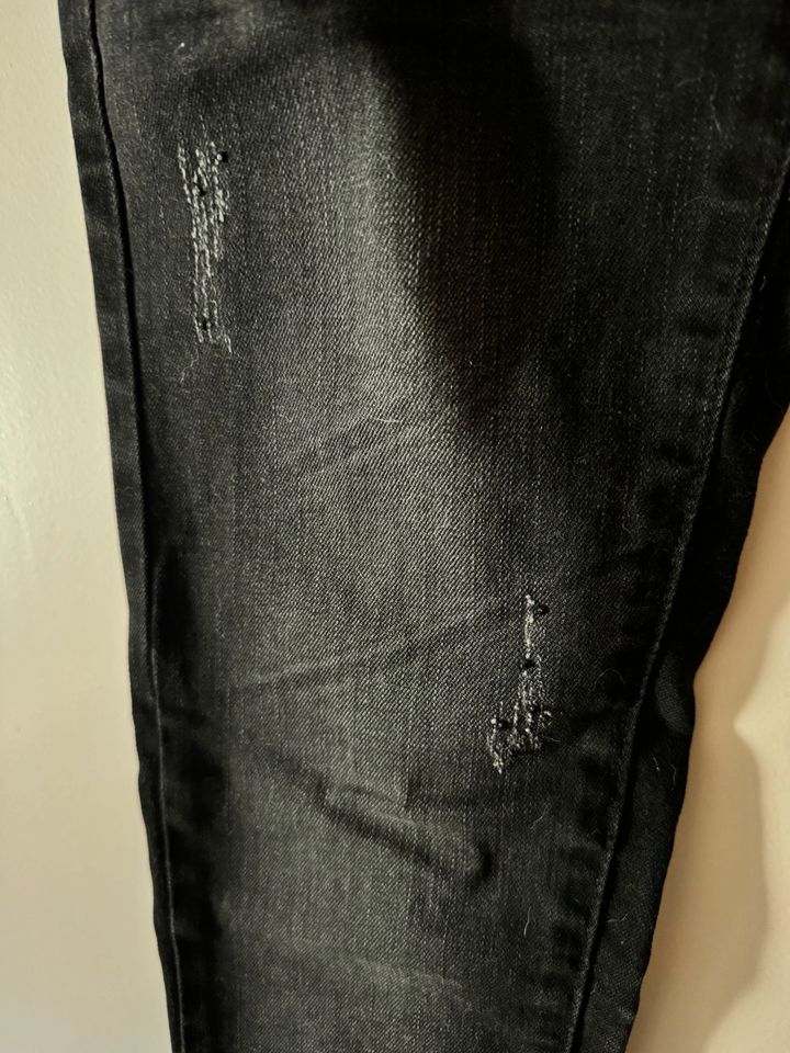 Jeans Hose schwarz gerader Schnitt Gr 34/36 in Freising