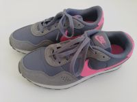 Damen Nike Turnschuhe Sneaker 38 grau pink Bayern - Aichach Vorschau