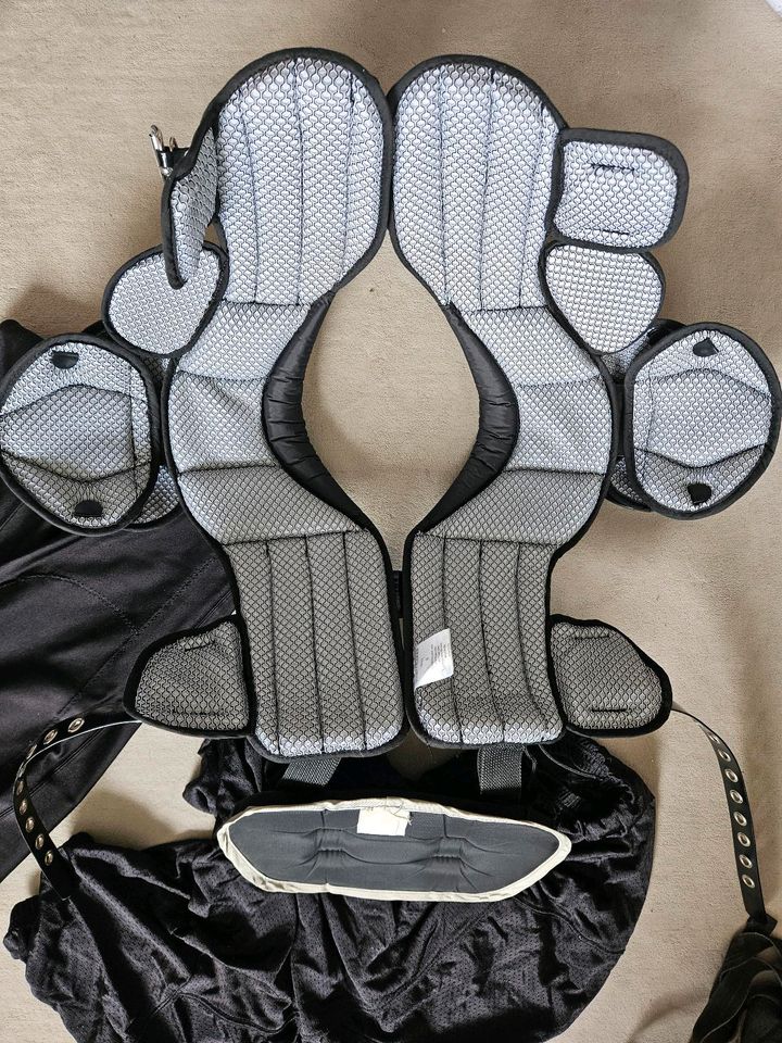 Shoulderpad Schutt Varsity Flex 4.0 small + jersey + hose in Bonn