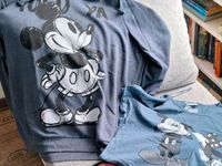 Konvolut 1  Hoodi und 1 T-shirt mickey mouse Niedersachsen - Hermannsburg Vorschau