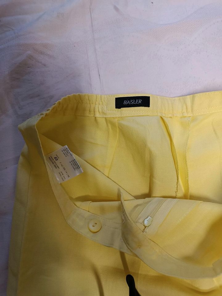 Basler Leinen Sommerhose Gr.40 Neu Gelbe Farbe in München