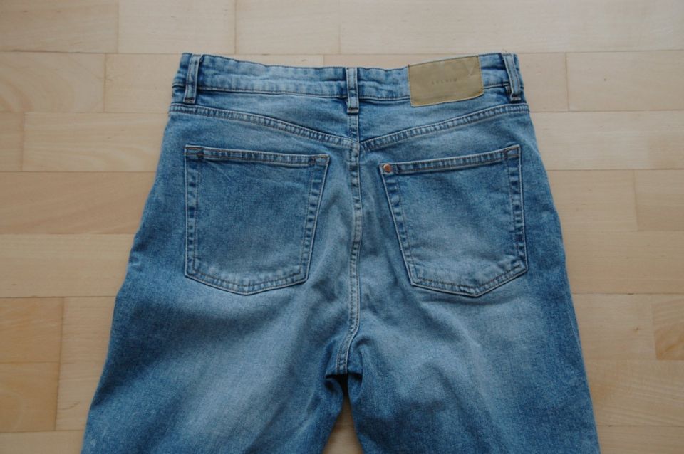 Mom Jeans ultra high waist Gr.36 blau H&M Damen in Osburg