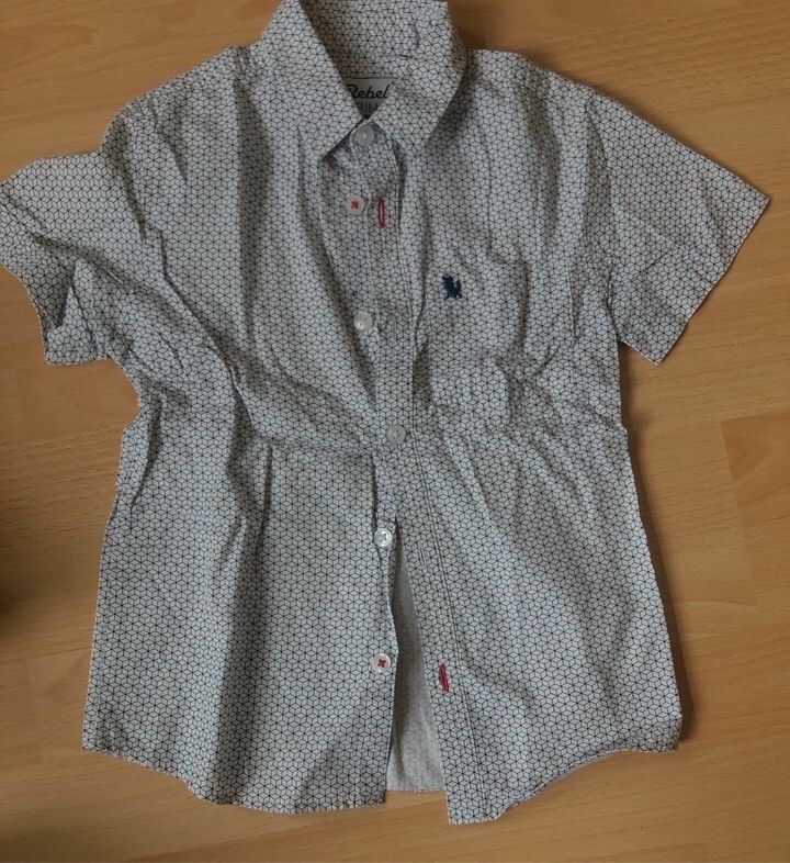 Set Tshirt kurze Hose Weste Fleece Jacke H M 110 116 Jungen Hemd in Leipzig