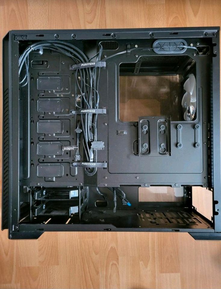 Phanteks Enthoo Pro M Tempered Glass Midi Tower in Köln