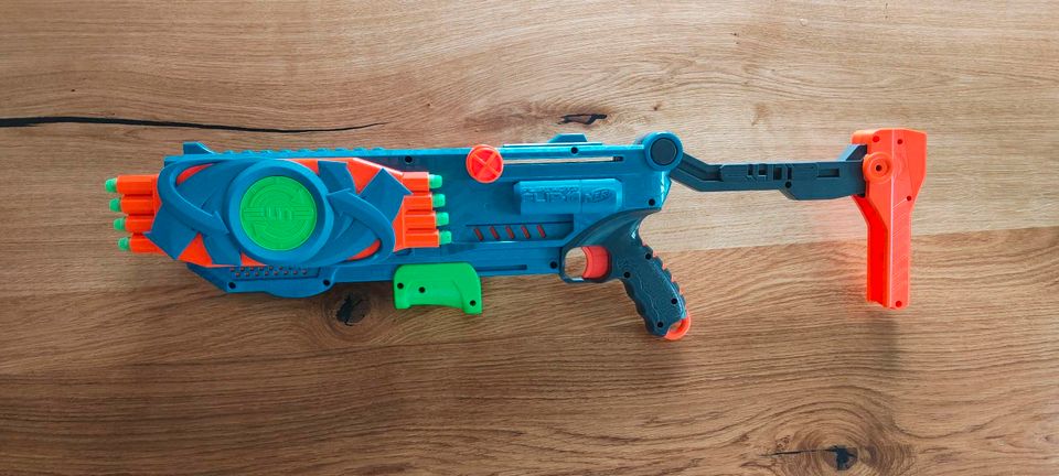 Nerf Elite 2.0 Flipshots Flip-16 Blaster in Radebeul