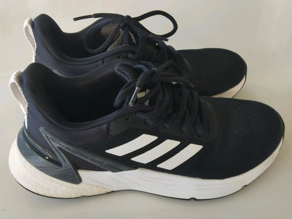 Adidas Response Super Sneaker Laufschuhe Größe 37 1/3 in Grettstadt