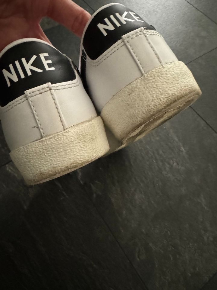 Nike Blazer Low 77 Sneaker 40,5 in Köln