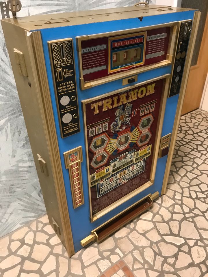 Spielautomat / Geldspielautomat „Rotomat Trianon“ 1975 in Calberlah