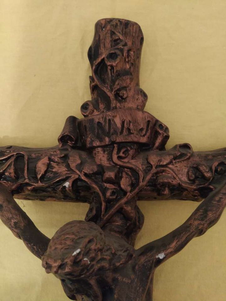 Christliches Jesus Kreuz Kruzifix Religiös 67 x 33,5 x 10 cm in Köln