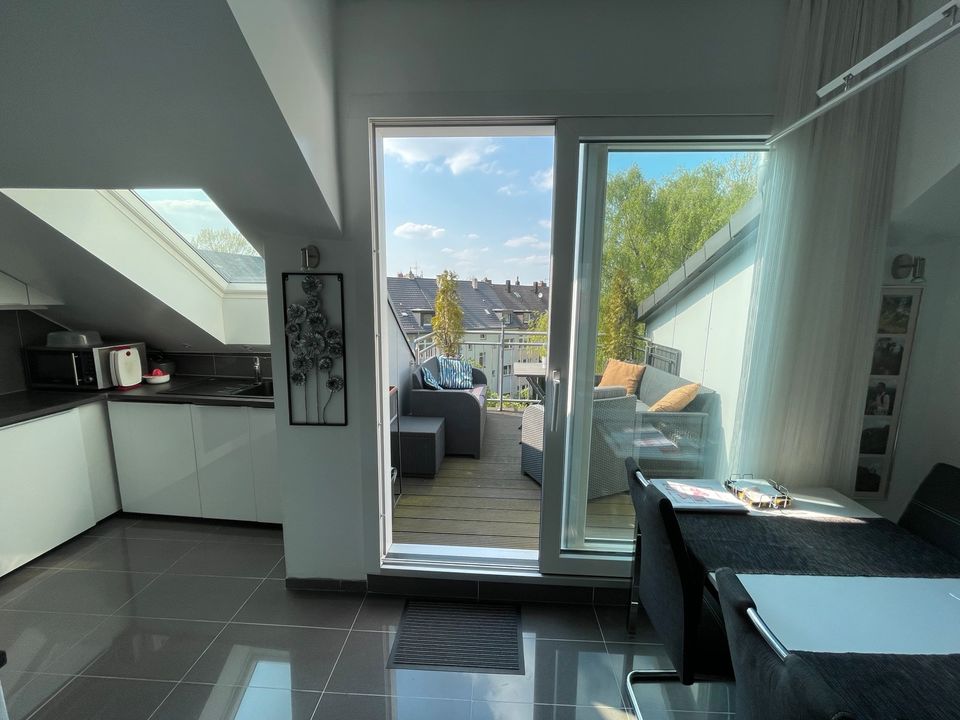 DG-Wohnung mit West-Terrasse, Neuausbau, Fußbodenheizung, in Essen