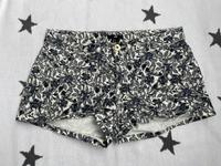 Shorts H&M Gr. 40 schwarz weiß Blüten Dresden - Äußere Neustadt Vorschau