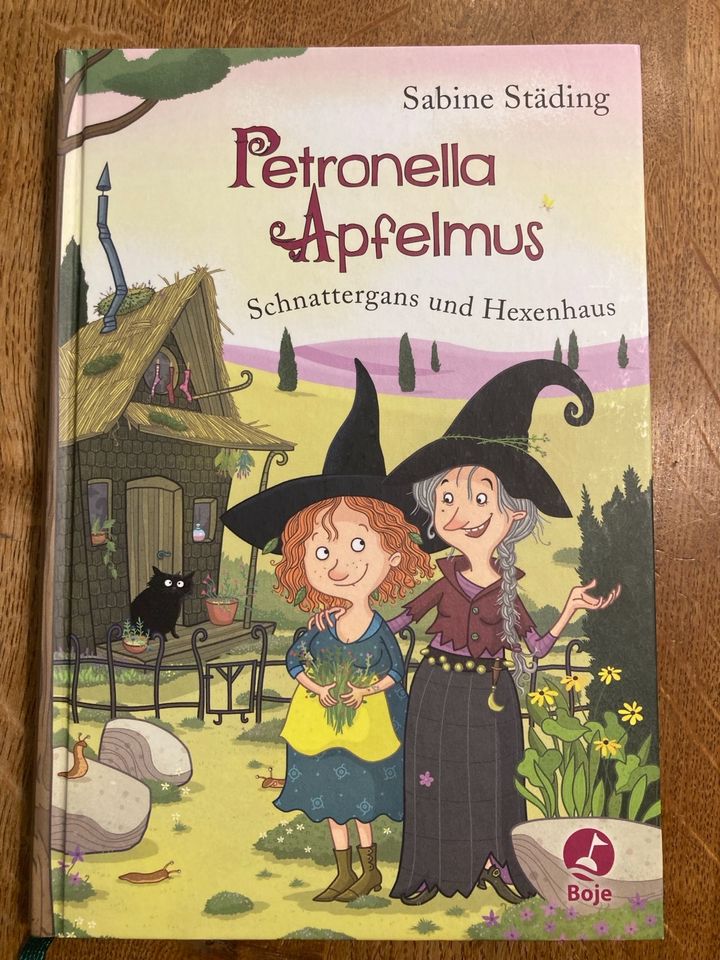 Petronella Apfelmus Buchreihe Band 2-8 in Bremen