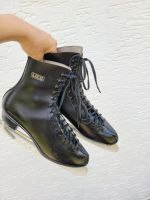 Lico Schlittschuhe Gr.43 schwarz mit Kufenschutz Hessen - Usingen Vorschau