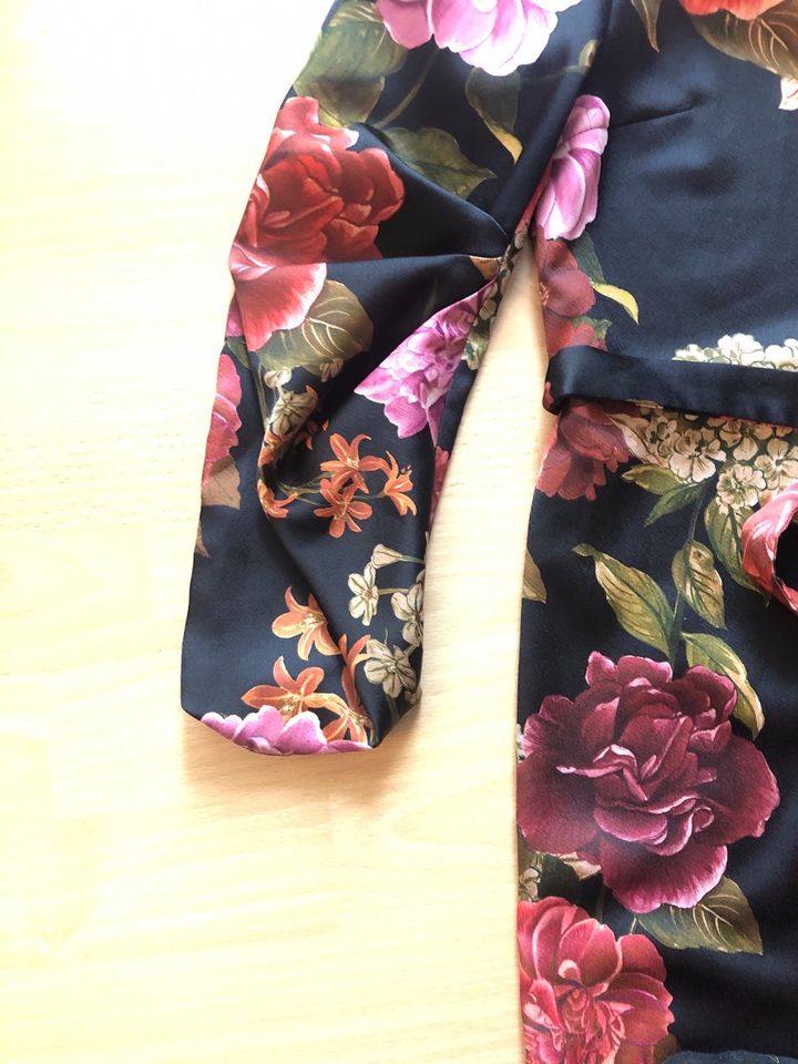 Zara Woman, S, Kleid, Ballonärmel, toller Rücken, schwarz-Blumen in Birkenheide