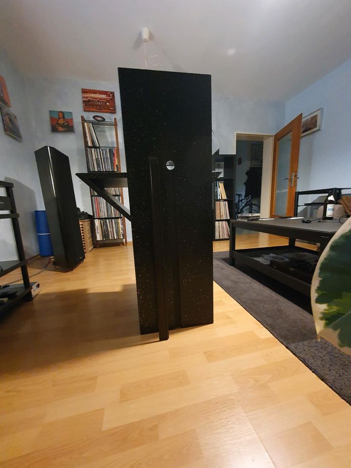 Hifi-Rack der Firma Harman Kardon (aus den 90er Jahren) in Bremen