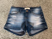 Jeans-Shorts / Shorts / kurze Hose ~ Zara ~ 38 (40) / M Niedersachsen - Seelze Vorschau