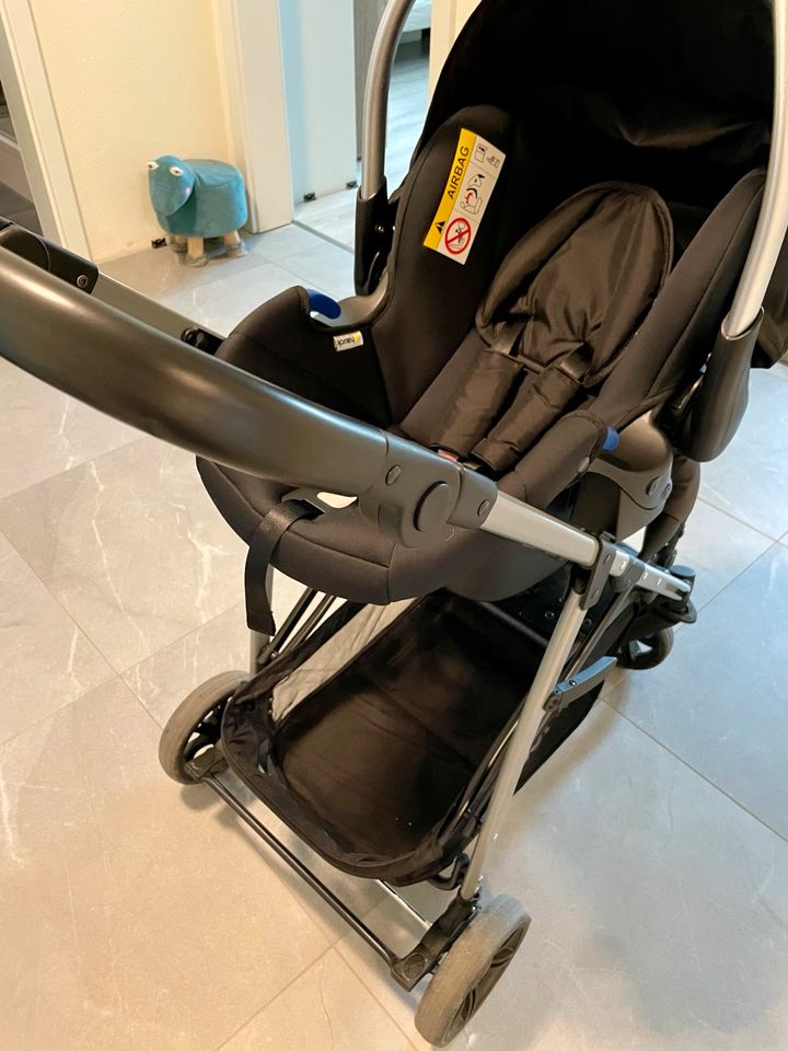 Hauck Kinderwagen + Babyschale mit Isofix Station in Eberswalde