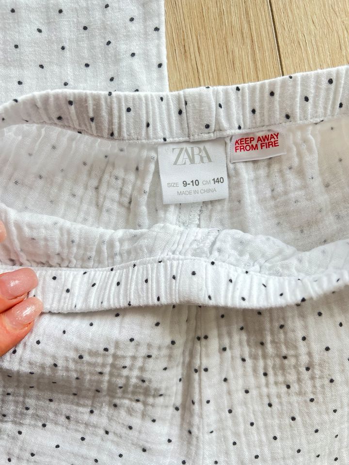 Zara Pyjama Shorty Schlafanzug 2 teilig weiß Punkte musselin in Braunschweig