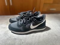 Nike Internationalist Damen Schwarz, EUR 38,5 oder US 7,5 Hessen - Lauterbach (Hessen) Vorschau