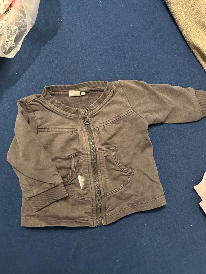 Verschiedene Jacken  für Mädchen gr.68 in Bidingen