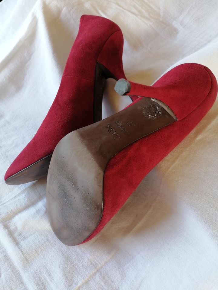 High Heels Zara Woman rot echt Wildleder Pumps 39 in Jübek