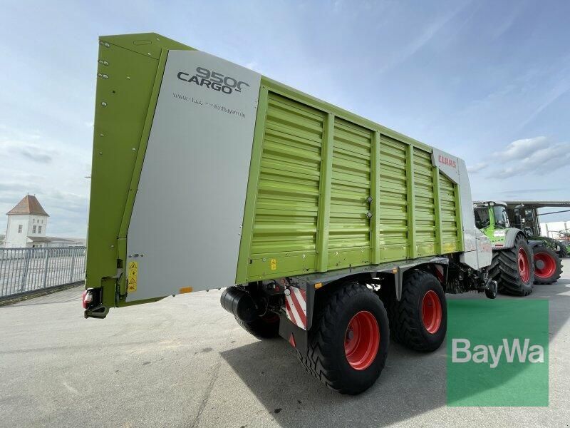 Claas Cargos 9500 Lade- & Silierwagen in Bamberg