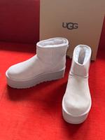 Tolle UGG Plateau Stiefeletten Mini, hell rosé, Gr. 40, neu Rheinland-Pfalz - Remagen Vorschau