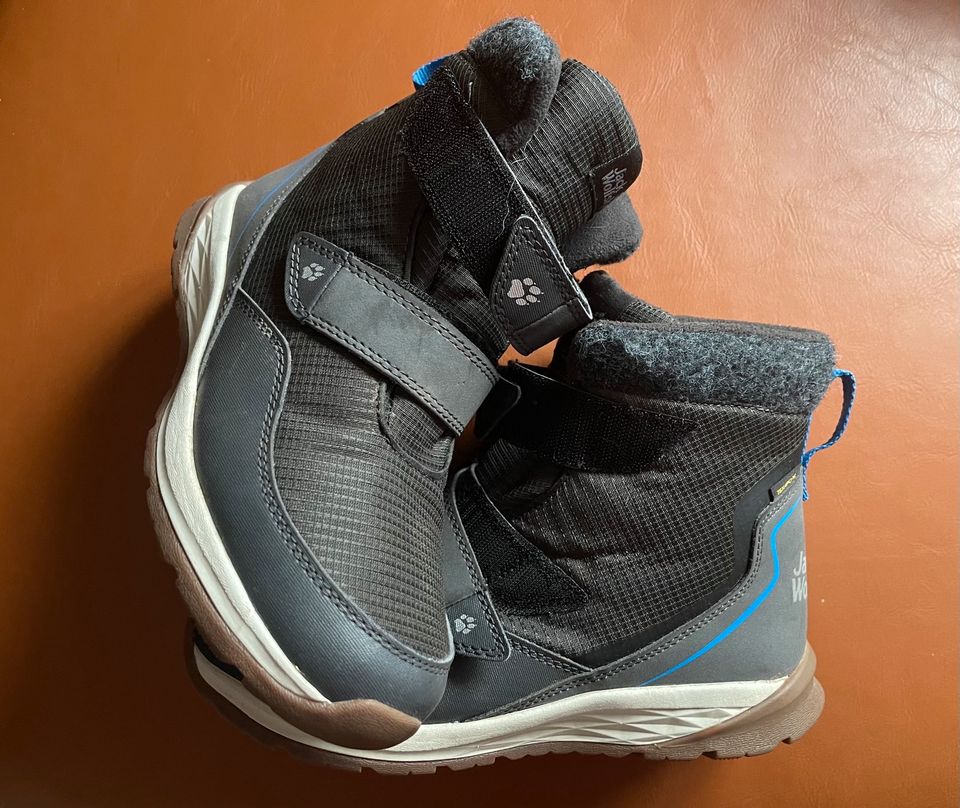 Gefütterte Winterschuhe Jack Wolfskin Gr. 39 in Trebsen