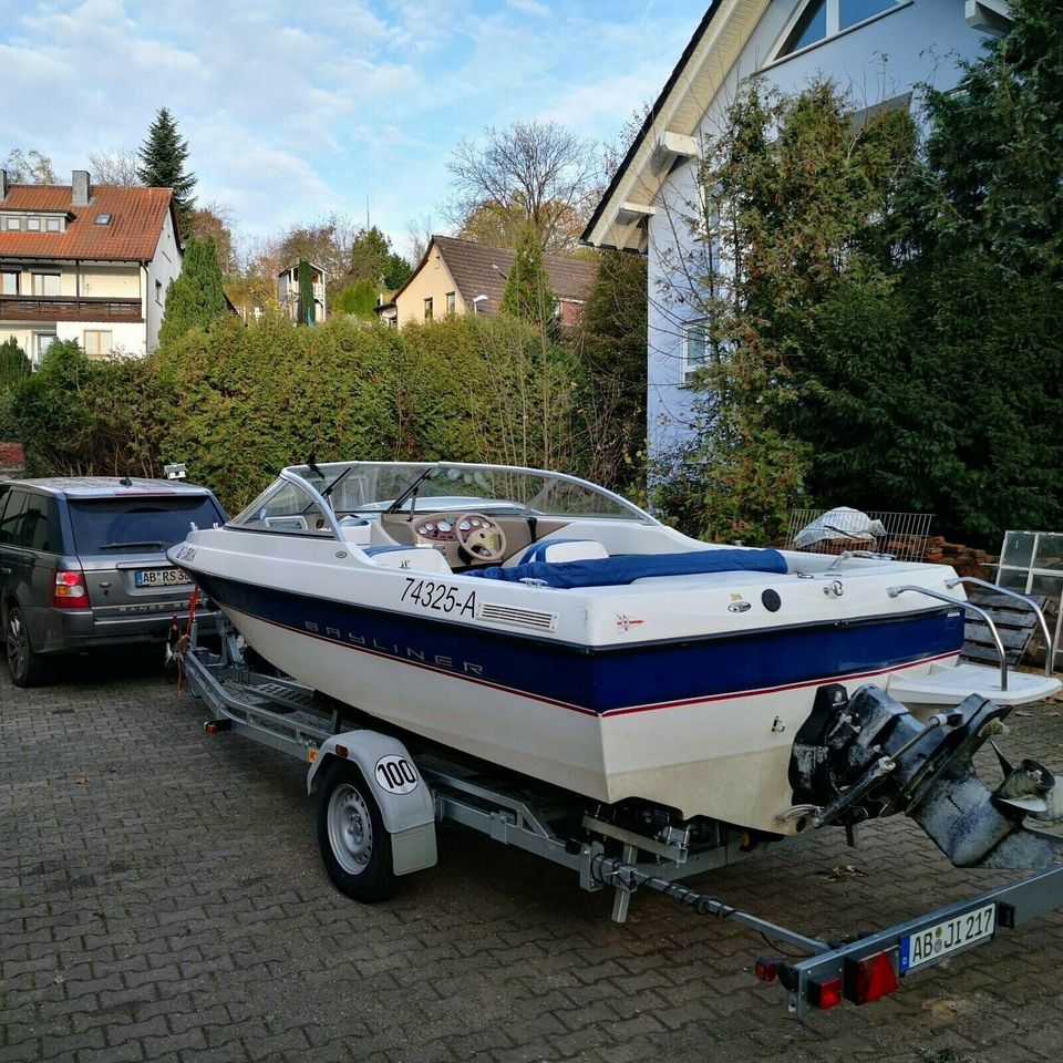 Bayliner 195 Bowrider Motorboot mit Trailer Brenderup Sundeck in Goldbach