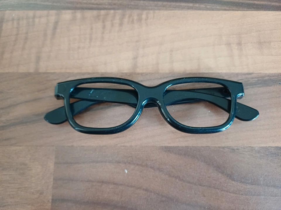 3D Brille ohne Gläser (zu verschenken) in Hamburg