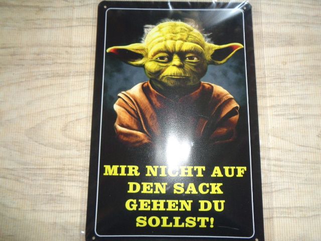 3 Star Wars Blechschilder + einige Comicbücher in Usingen