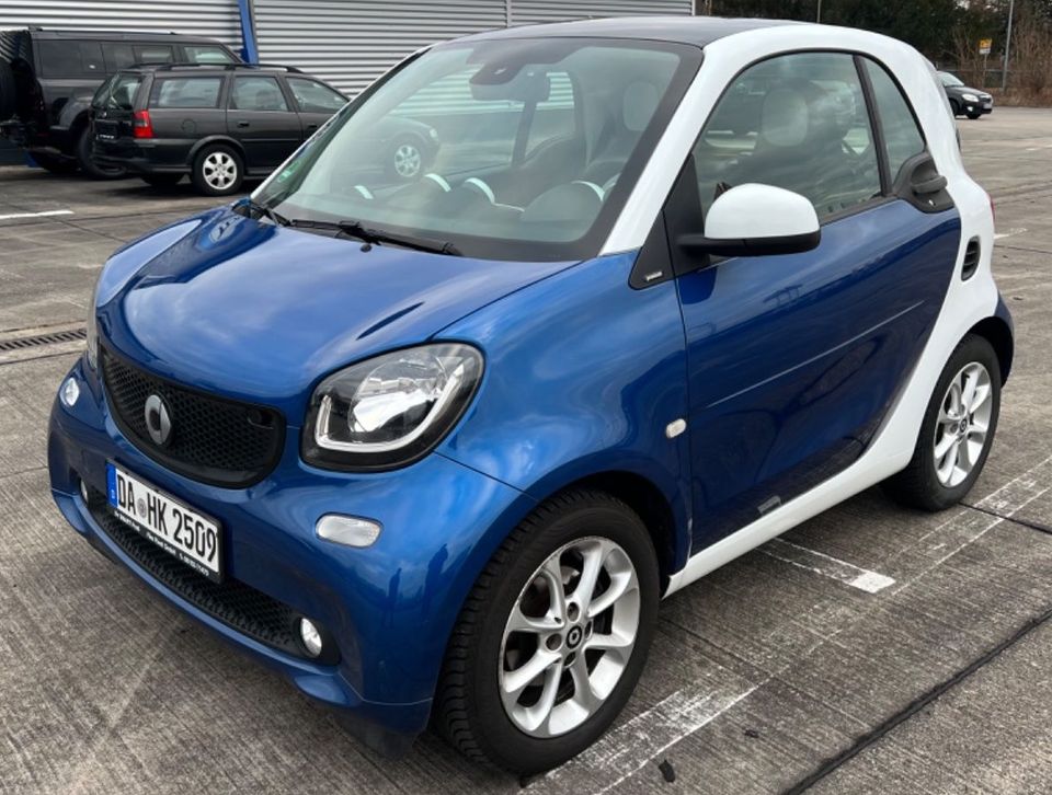 Smart Fortwo Coupe in Weiß/Blau – Aus 3.Hand, Top-Zustand mit TÜV in Aschaffenburg