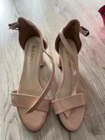 Hohe Schuhe mit Blockabsatz in Nude 39 Mitte - Moabit Vorschau