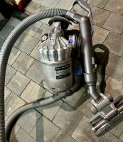 Dyson DC32 Staubsauger 1400 Watt Hepa Filter  ohne Beutel Leipzig - Liebertwolkwitz Vorschau