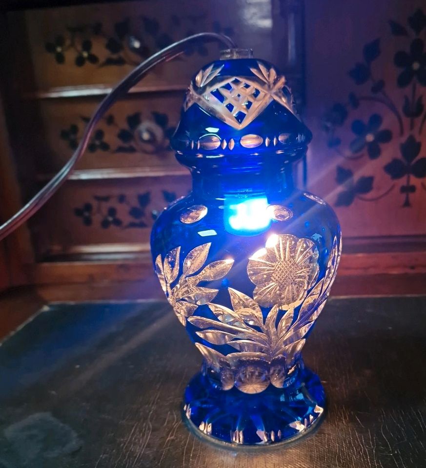 Antike Kristall mit Schliff Lampe Nachttischlampe Gefäß top in Rietberg