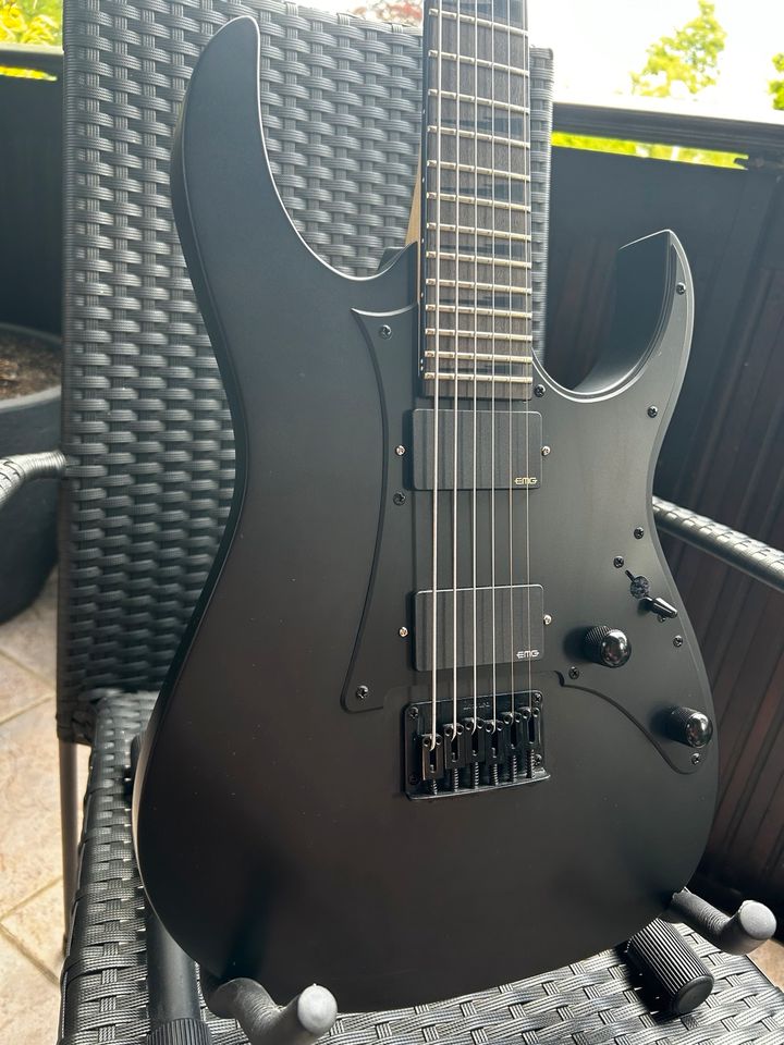 Ibanez GRGR131EX-BKF Black Flat Modifiziert in Tönisvorst