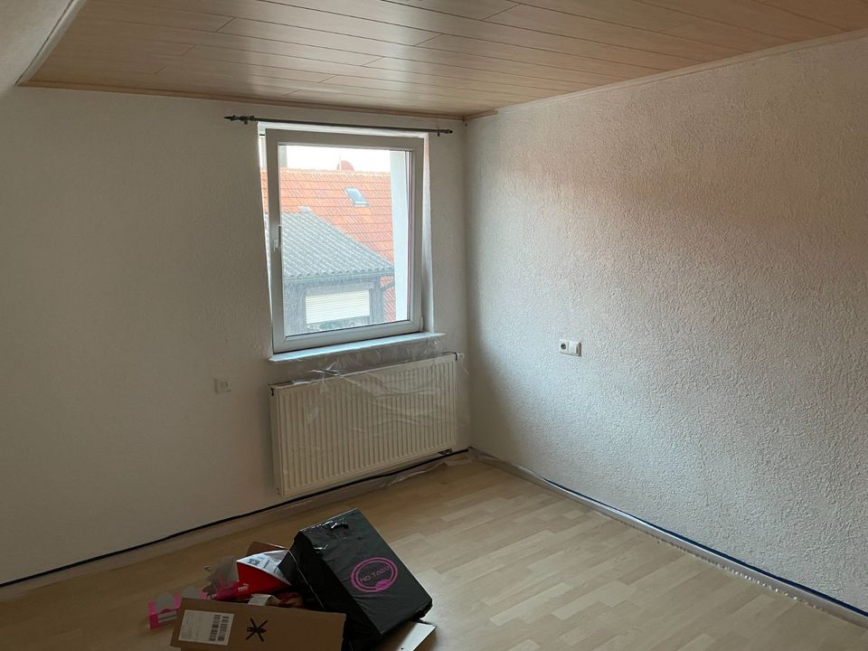 Sonnige 3 Zimmer-Dachgeschosswohnung und EBK in Niederstotzingen in Niederstotzingen