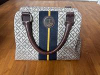 Tommy Hilfiger Tasche Niedersachsen - Isernhagen Vorschau
