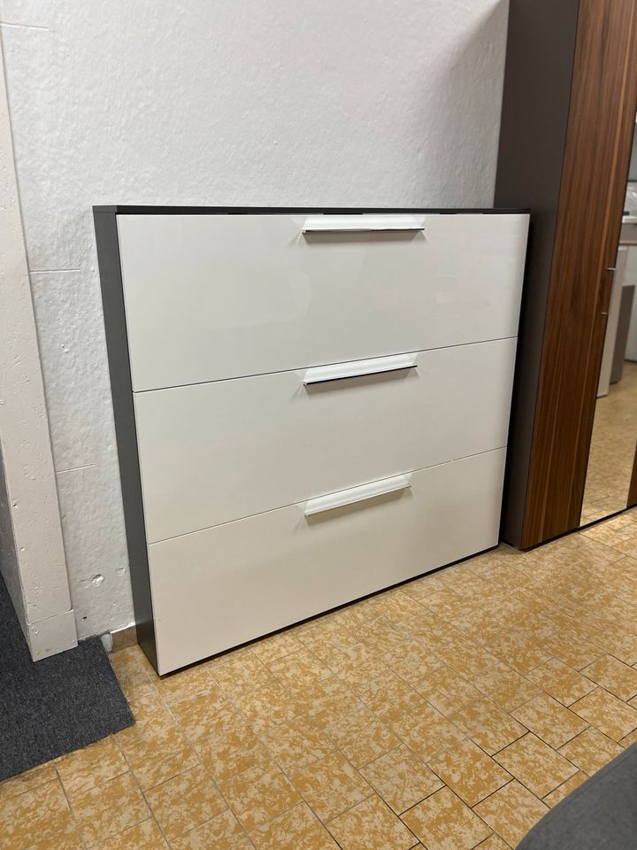 Kommode / Side Boards / Garderobe / Schrank / Sitzbank in Preußisch Oldendorf