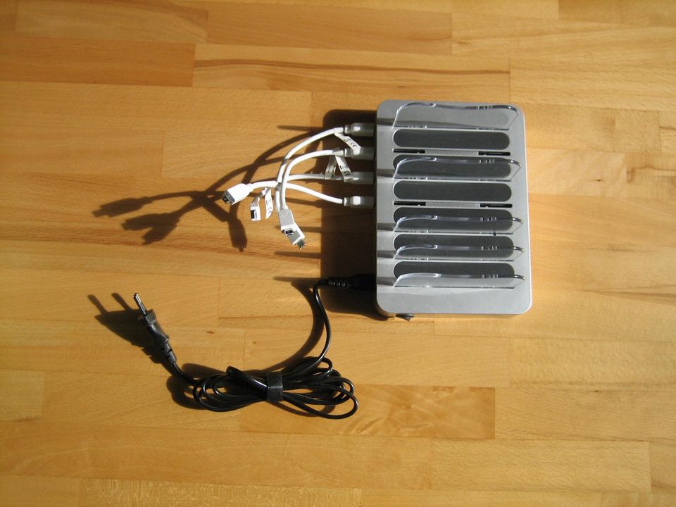 6-Port-USB-Ladestation mit entnehmbaren Trennwänden, 10 A / 50 Wa in Sprockhövel