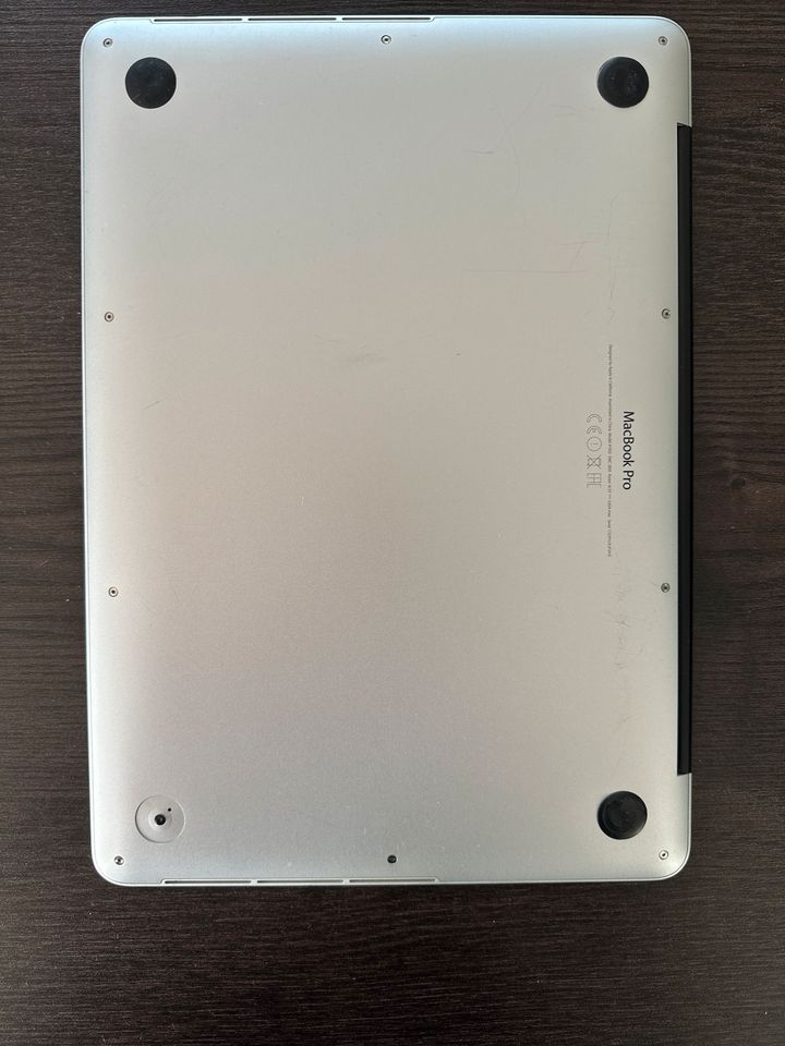 Macbook Pro 13 Zoll Anfang 2015 top zustand in Berlin