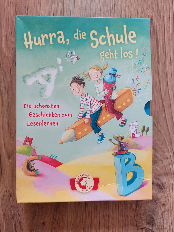 NEU "Hurra, die Schule geht los!", 3 Erstlesebücher Leselöwen BOX in Ettlingen