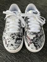 Puma Damenschuhe Turnschuhe 37,5 wie Neu Reptilien-Look Niedersachsen - Delmenhorst Vorschau
