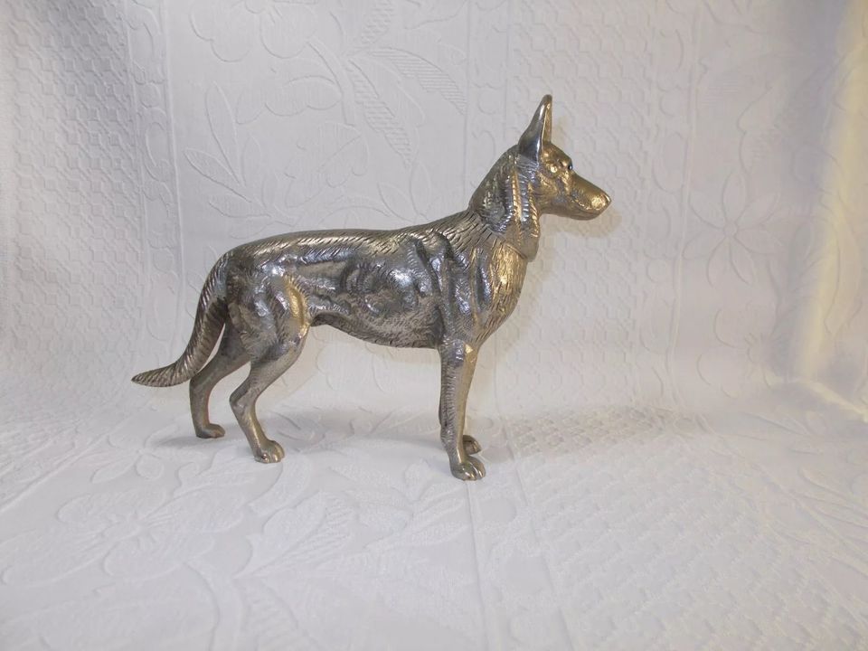 Deutscher Schäferhund Vintage Bronze Skulptur Figur in Berlin