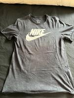 Nike T-Shirt S Batik Look Schwarz Nordrhein-Westfalen - Waltrop Vorschau