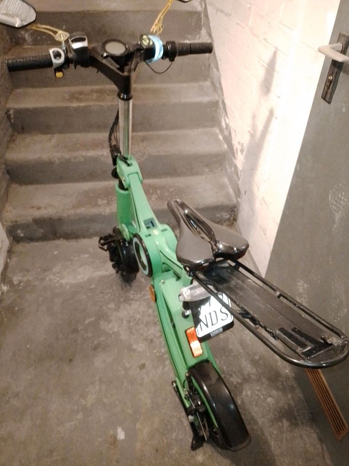 Uebler Mini Ebike, Elektrokleinstfahrzeug, 20km/h, Zubehör in Berlin