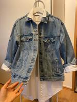 *Bershka Damen Helle Jeans Jacke oversize Größe XS Nordrhein-Westfalen - Bedburg Vorschau